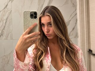 camwhore fingering shaved pussy JohnieBritton