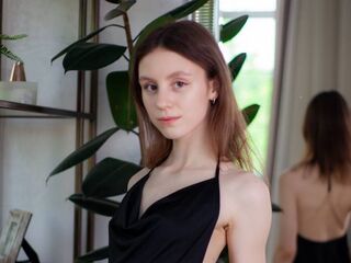 free nude live show JuneMills