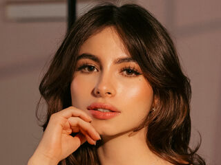 naked cam girl masturbating with dildo LauriSweet