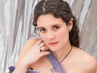 live chat room LiiaCrowns