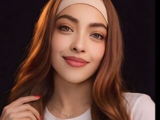 naked camgirl masturbating with vibrator LilithMercuri