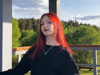 fingering webcamgirl picture MagaretMontie