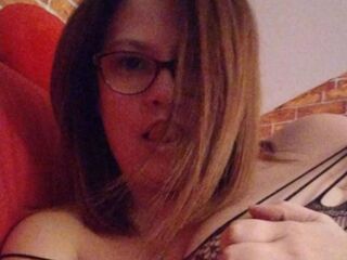 adultcam pic MattildeHellen