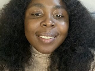 sexy webcamgirl MayaBrownn