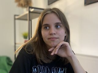 adult cam show MelisaVonk