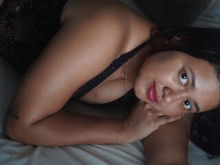 camwhore masturbating with dildo MilaWhitmore