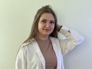 nude webcamgirl MildaTaddio