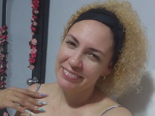 hot chatroom MireyaVidal