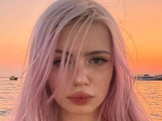 topless camgirl NelidaTidd