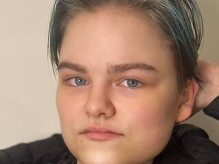 camslut spreading pussy NilaPerine