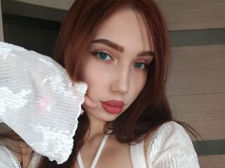 camgirl masturbating with sextoy OdelinaClutter