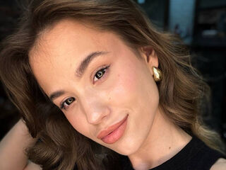 voyeur cam PearlyLominack