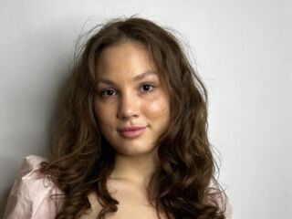 shower live cam RegenaCrichlow