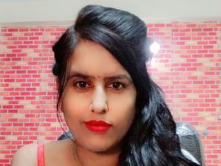 camgirl masturbating with vibrator SaraConway