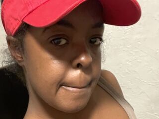 camgirl playing with vibrator SeaBaddieGoddess