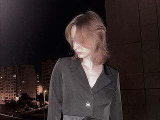 camgirl masturbating with dildo ShirleenWiens