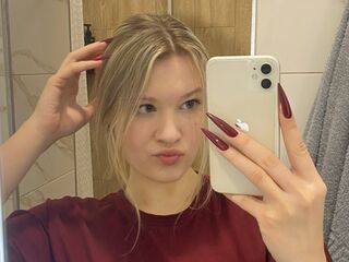 camslut webcam video SkyeDavi