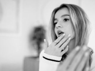 sexy webcamgirl pic StaceeyBrown