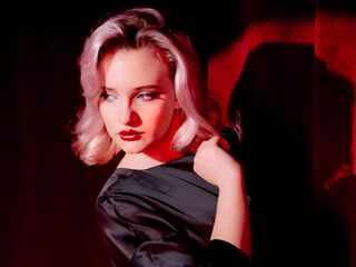 hot cam girl fingering shaved pussy TawnaHnot