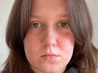 masturbating camgirl TieshaBevell