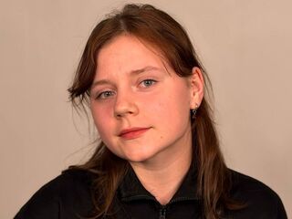 beautiful webcamgirl TonaBurgard