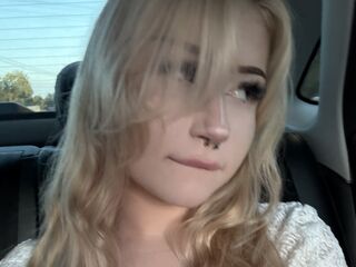 naked webcam girl fingering VerlieRentar