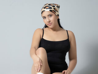 naughty camgirl fingering pussy VeroChanel