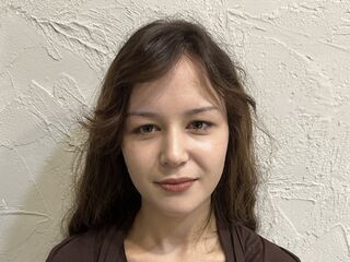 cam girl masturbating with vibrator YokoLisa